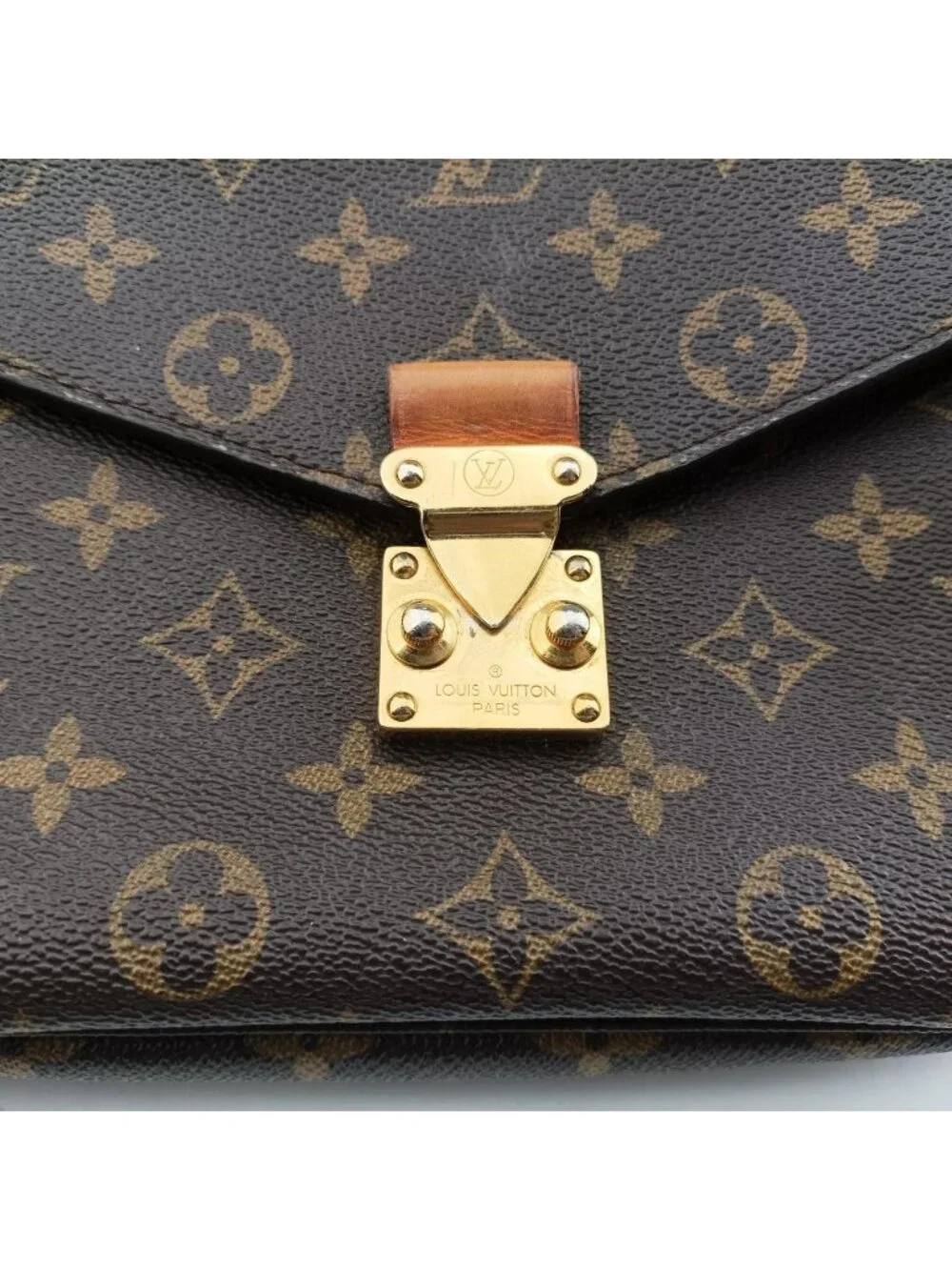 Louis Vuitton Pochette Metis MM Monogram Brown Canvas Handbag